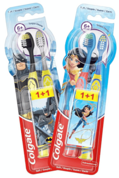 Colgate Cepillo Dental Infantil Batman o Wonder Woman +6 años 2 uds