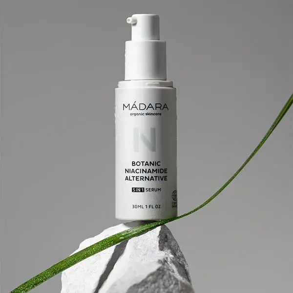 Madara Cosmetics Sérum Botanique Alternatif Niacinamide 5 en 1 30ml