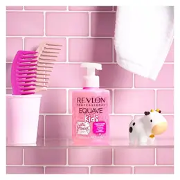 Revlon Professional Equave Kids™ Shampoing démêlant hyperallergénique Parfum Fraise 300ml