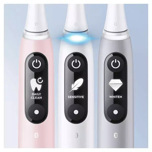 Oral-B iO 6N Brosse À Dents Électrique Blanche connectée Bluetooth 2 Brossettes 1 Étui De Voyage