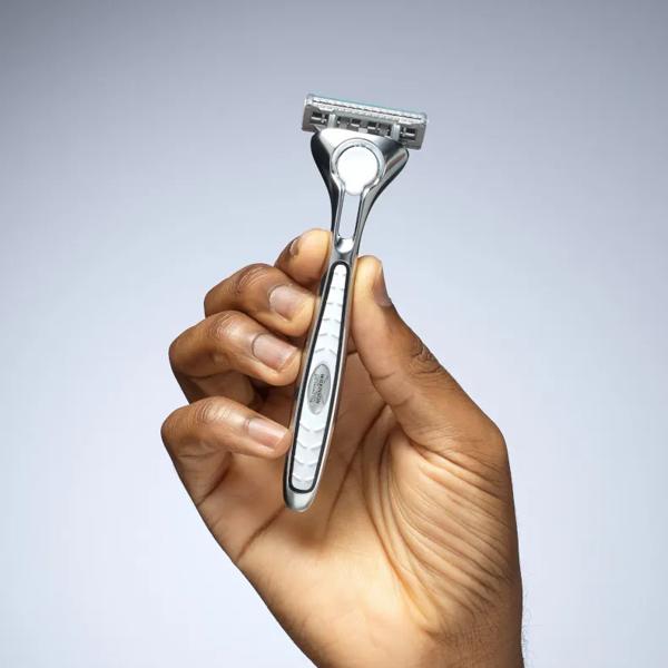 Wilkinson Sword Quattro Titanium Gevoelig scheermes