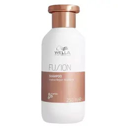 Wella Professionals Fusion Shampoing réparation intense pour cheveux abîmés et fragilisés 250ml