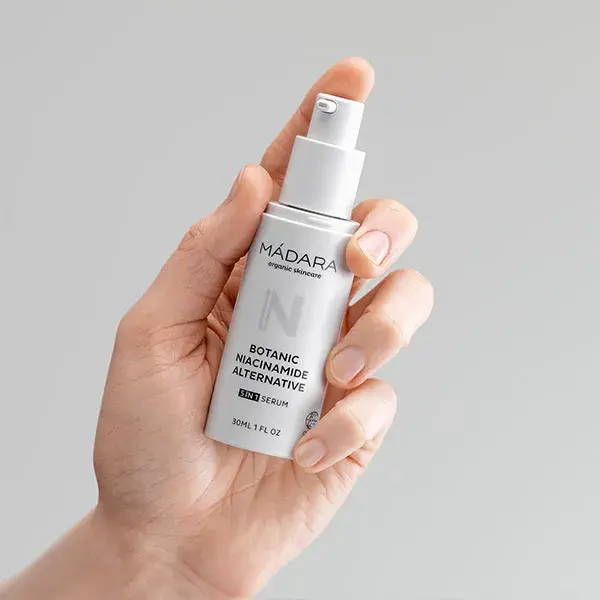 Madara Cosmetics Sérum Botanique Alternatif Niacinamide 5 en 1 30ml